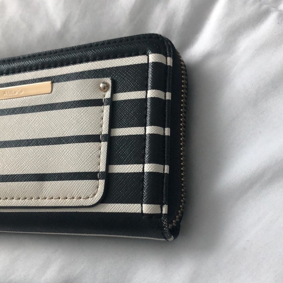 Aldo Wallet - Picture 7 of 9